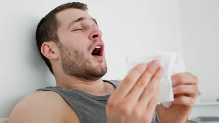 Cuaca Berubah Mesti Selsema? Ini Punca Sebenar, Jenis Virus, dan Cara Berkesan Kuatkan Imun Satu Keluarga