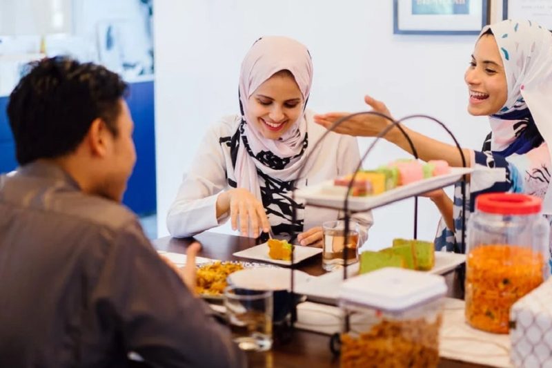 Craving Manis Masa Raya: Punca, Bahaya & Cara Mengatasinya Dengan Bijak